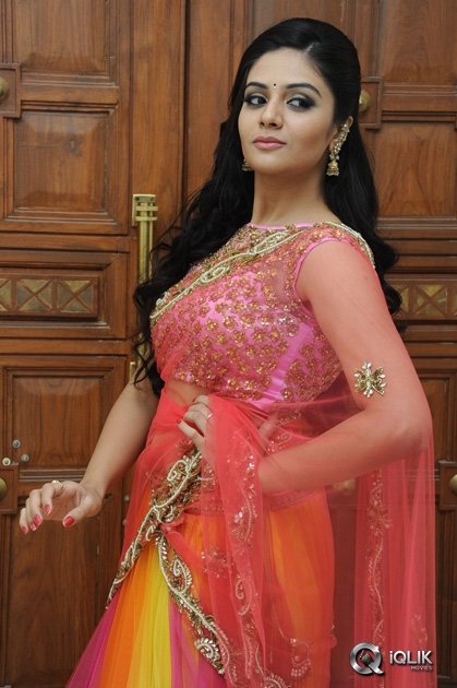 Sreemukhi-at-Basthi-Movie-Audio-Launch